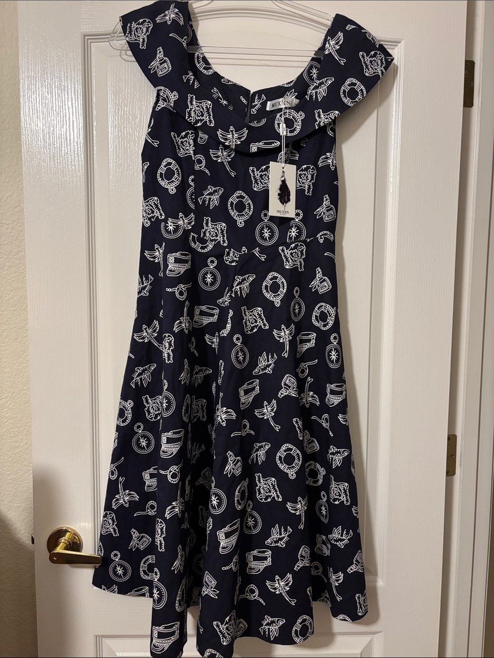 NWT MUXXN Navy and White Fit & Flare Midi Skirt Dress. size Large
